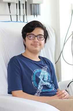 After spending his life on dialysis, a teenager finally receives a kidney