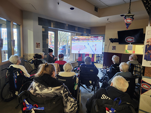 Playoffs fever is in the air at CHSLD Camille-Lefebvre