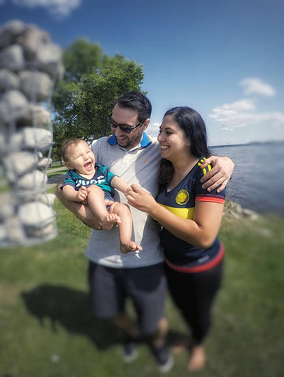 Aleyda Jimenez et Michel Lévesque avec leur fils Antoine. 