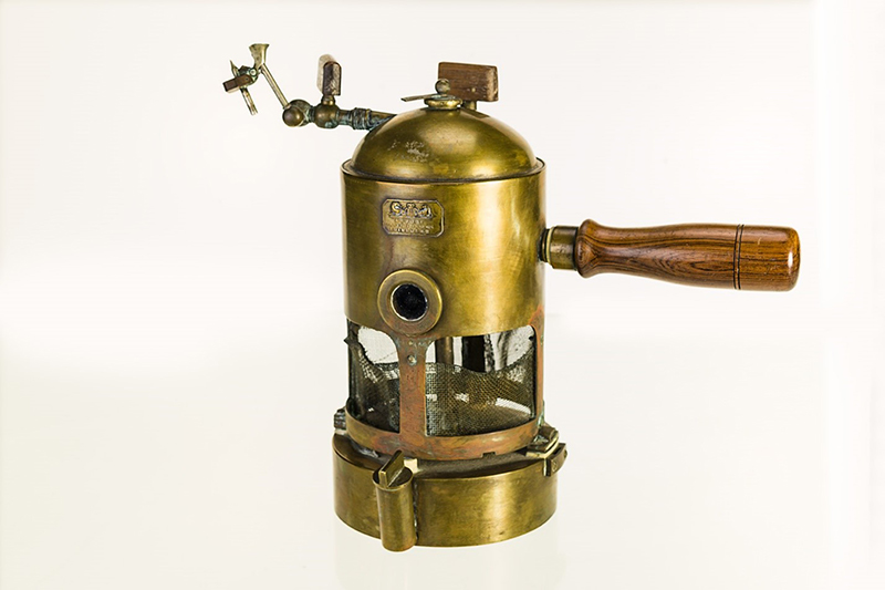 The carbolic acid diffuser that Sir Thomas George Roddick brought back to the MGH