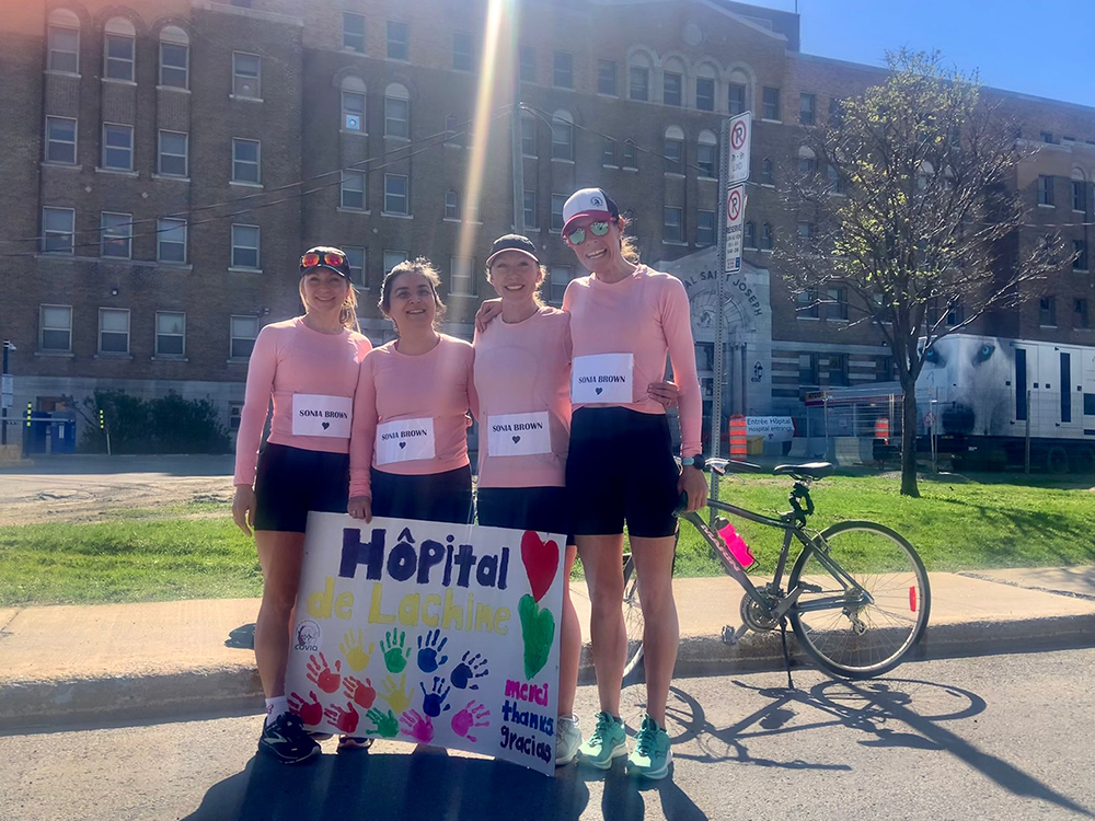 The team at the second edition of the event, on May 8, 2022, posing in front of the Lachine Hospital. From left to right: Natalia Mursa Curci, nurse in the emergency room at the LaSalle Hospital, Gülin Yilmaz, nurse at the MUHC, Mélanie Myrand, nurse practitioner at the Medistat Clinic and Sarah Bachand, nurse in the operating room at the LaSalle Hospital.